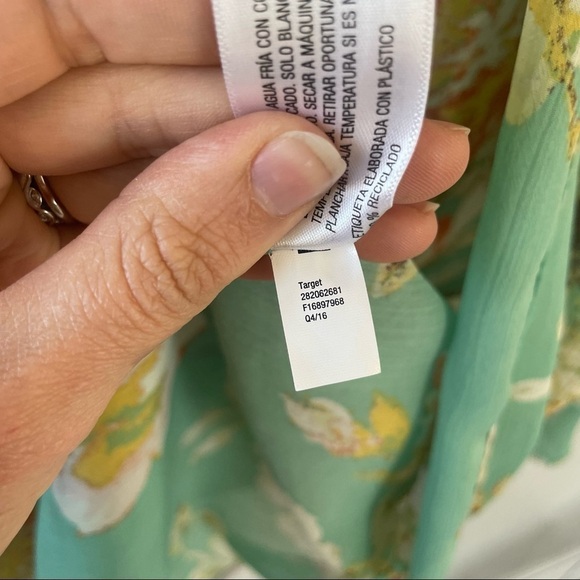 3/$20 Xhilaration Light Green Floral Ruffle Sleeve Kimono - Picture 7 of 11